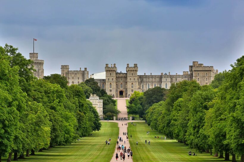 Stonehenge, Windsor Castle, and Bath from London - Image 4